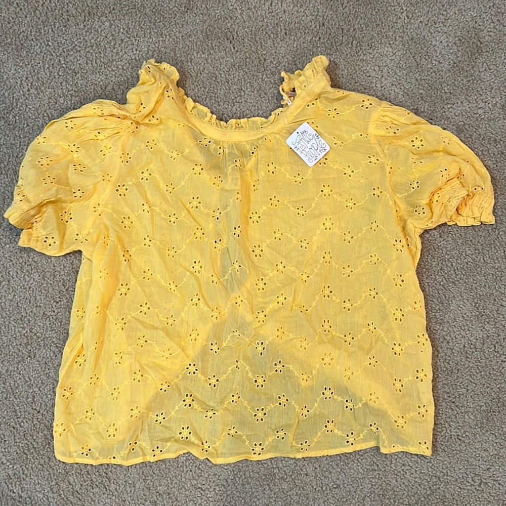 Free People Yellow Floral Top Size M / NWT!